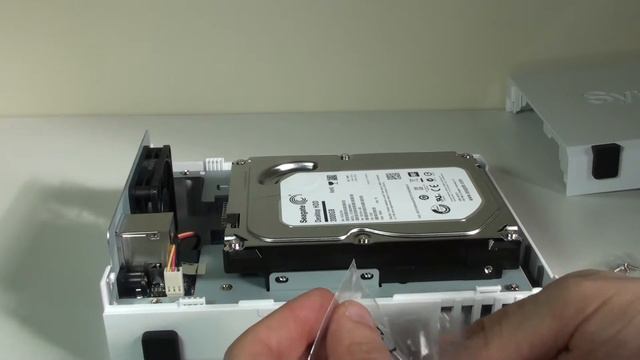Synology DiskStation DS115j – Išpakavimas Ir HDD Integracija