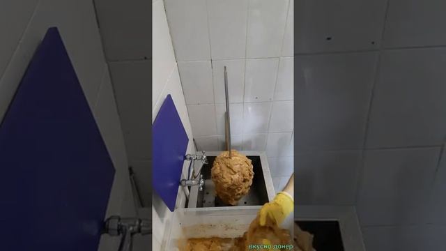 Как насадить мясо (куриное) на шампур! часть² How to put meat on a skewer! смотреть онлайн