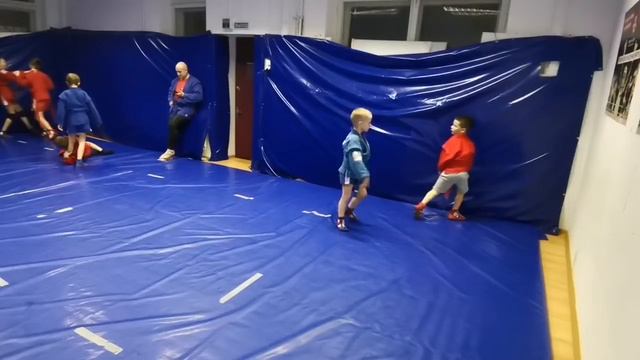 ОТРАБОТКА С БОРЬБОЙ. САМБО ДЕТИ смотреть онлайн