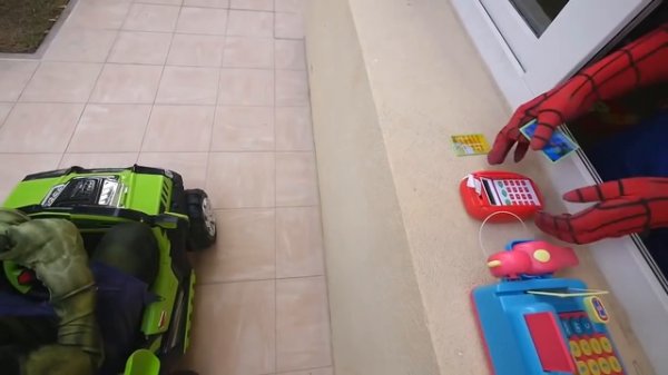 Тачки!!ХАЛК, Человек-паук ДЖОКЕРИгры для детей в реальной жизни