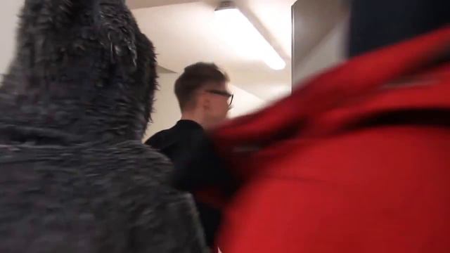 ДИКАЯ НОЧЬ В ЗАКРЫТОМ ТОРГОВОМ ЦЕНТРЕ 24 hour challenge in a MALL смотреть онлайн