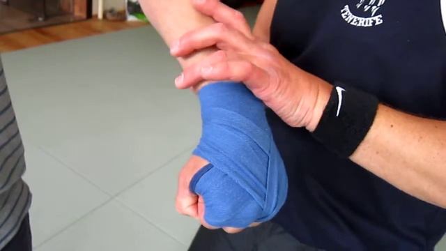 бинтуем левую смотреть онлайн