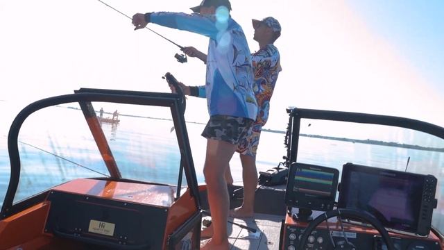 Рыбалка летом на Каме с лодки. Сорочьи горы. Жерех смотреть онлайн