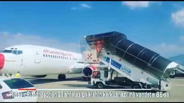 Albanians repatriated at Rinas Airport смотреть онлайн