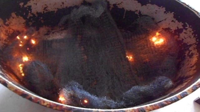 Как горят металлические губки для посуды смотреть онлайн