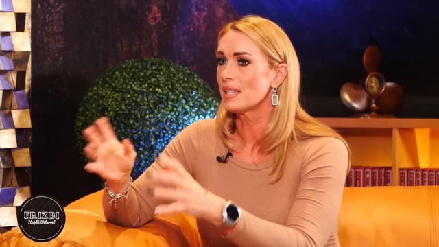 Molnár Anikó: Az OnlyFansen a tusolás belefér, a simogatás nem смотреть онлайн