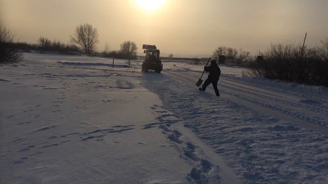 Янмар F455. Чистка снега на льду. Часть 2 смотреть онлайн