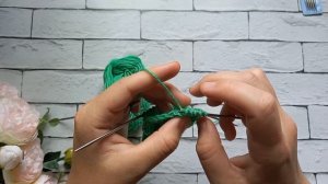 Носочки для новорожденных из пряжи Пехорка детская новинка. Носки спицами узор жемчужный.