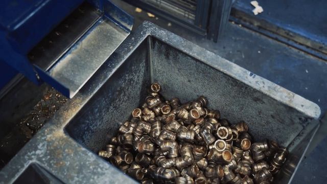 Безопасная вода в вашем доме по шведски . Начало цикла. Как защитить ваш дом от повреждений водой. смотреть онлайн