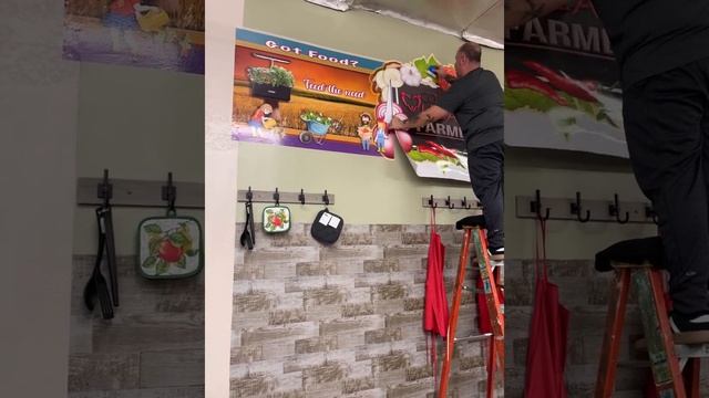 Installing and Squeegeeing this 3 piece 12" "Wall Slap" смотреть онлайн