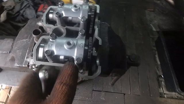 Сложный ремонт ГБЦ Мотоцикла, Suzuki RMZ 450 смотреть онлайн