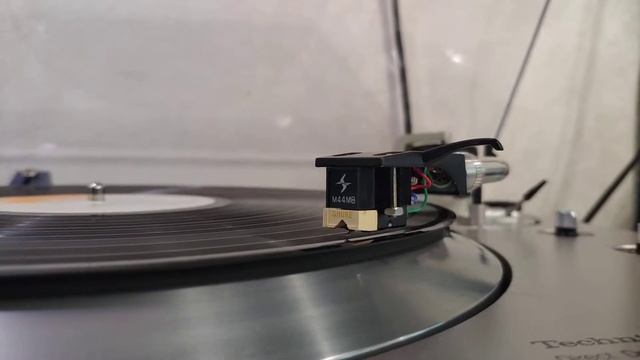 Technics SL-1301 with Shure M44MB cartridge working video смотреть онлайн