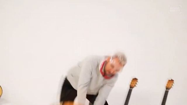 big russian boss - тест на панка (гитара прилетела в лицо боссу) смотреть онлайн