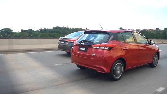 NOVO TOYOTA YARIS 2023 - PREÇOS, VERSÕES E FICHA TÉCNICA - Falando de Carro смотреть онлайн