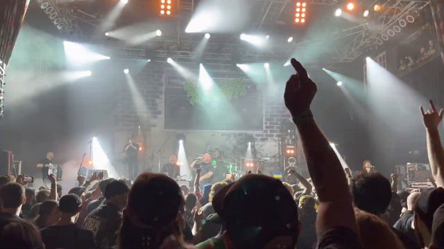 Dropkick Murphys - I’m Shipping Up To Boston Live in Orlando 2022 | Ken Casey смотреть онлайн
