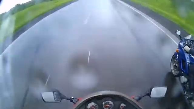 Мотосезон 2017, покатушка Suzuki rf400v и Kawasaki zzr400 смотреть онлайн