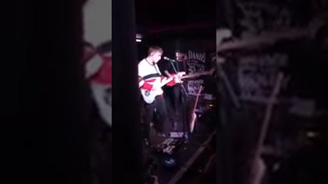 Sam Fender Glasgow Attic Bar смотреть онлайн