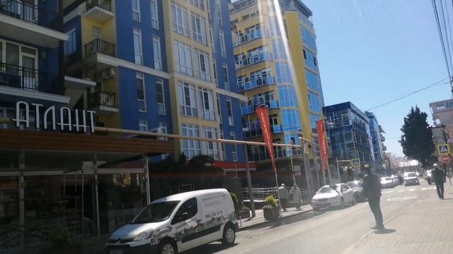 АДЛЕР. Где отдыхать. Центр. С ул. Б.Хмельницкого на ул. Ульянова. 04.23. Путешествие в одиночку ?. смотреть онлайн