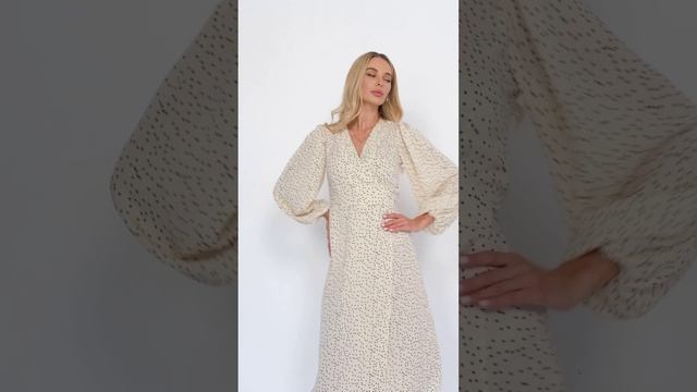 Платье на запах бежевое смотреть онлайн