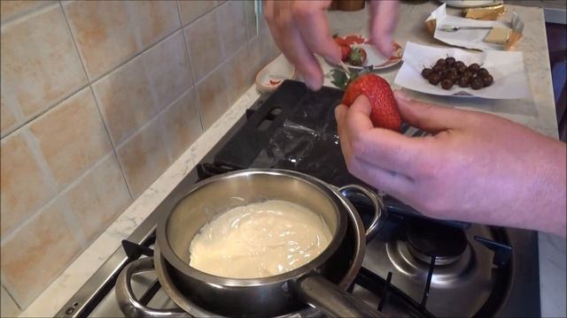 Потрясающий десерт! Клубника и Пьяная черешня ! смотреть онлайн