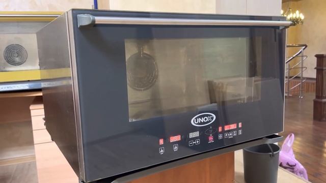Пароконвектомат UNOX XVC 105 самый удобный на 220В и всего 3,6 кВт смотреть онлайн
