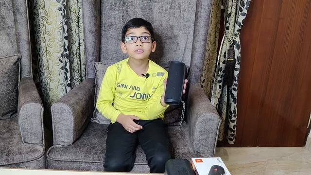 Unboxing JBL Flip5 Bluetooth Speaker смотреть онлайн