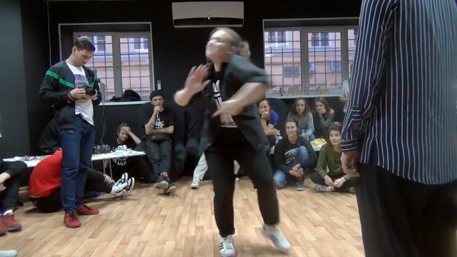 HOME BATTLE VOL.8/ POPPING 1X1/ SEMIFINAL 2 смотреть онлайн