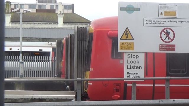 GX Electrostar class 387's sitting in the Hove Sidings, 28th April 2020 смотреть онлайн