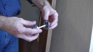 Как установить ручку на межкомнатную дверь