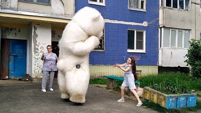 Сюрприз на день рождения Поздравление медведя