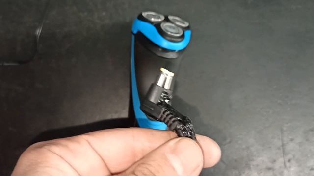 Что делать? если утеряно зарядное устройство от электрической PHILIPS AT-750 бритвы... смотреть онлайн