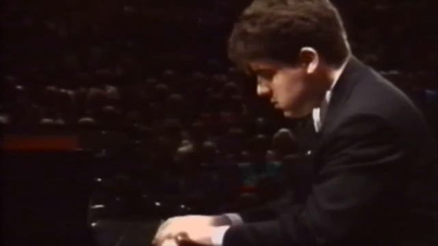 SIMONE PEDRONI plays RACHMANINOFF Piano Concerto n.2 op.18 (Movement 1) смотреть онлайн
