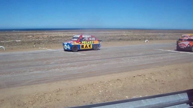 LARGADA FIAT 800 CC PUERTO DESEADO SANTA CRUZ KAKY COMPETICION смотреть онлайн