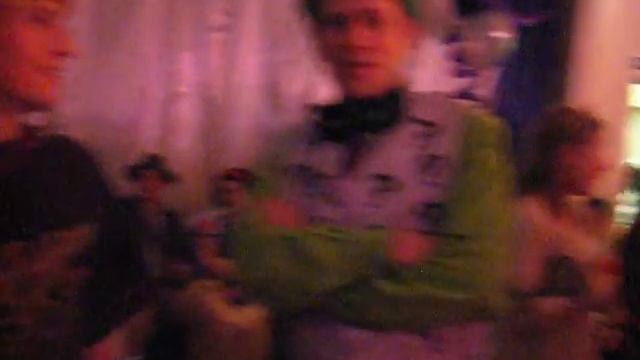 Predator vs Alice in Wonderland & Lara Croft смотреть онлайн