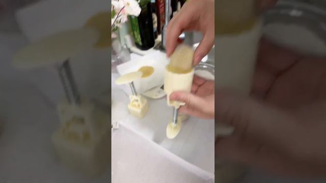 На свято Середини осені разом готуємо "місячні тістечка" юебін смотреть онлайн