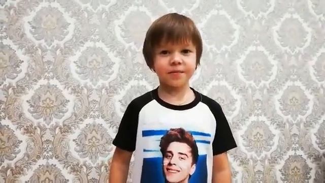 Мальчик в 5 лет читает большой стих смотреть онлайн