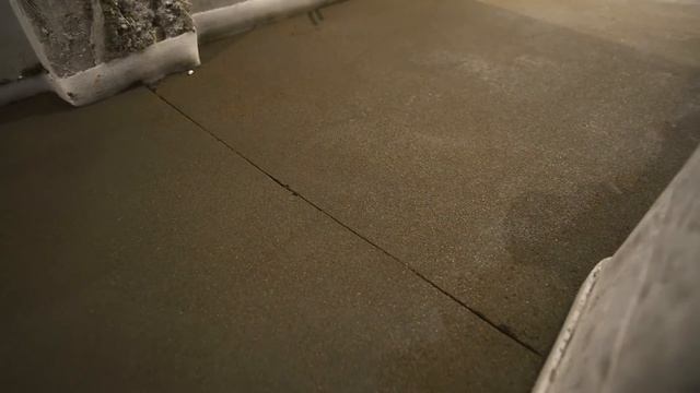 г. Жуковский (серия 4). Устройство цементно-песчаной стяжки с фибро-волокном за один день. смотреть онлайн