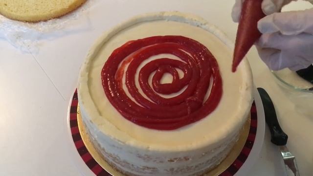 Клубничный крем для торта за 10 минут! Ягодная прослойка для торта и начинка для капкейков смотреть онлайн