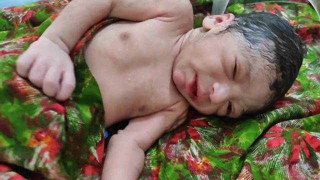 Cute newborn baby boy #weight 2.4 kg #preterm 37 weeks gestation @baby world смотреть онлайн