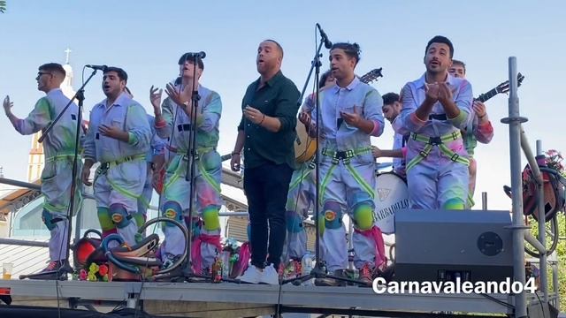 Los okupas de la Luna (Pasodoble Escucha un momento) - Carnaval en el barrio de Santa María смотреть онлайн