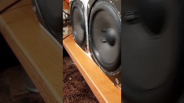 Басс тест самодельной колонки смотреть онлайн