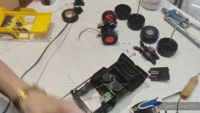 ДЖИП НА РАДИОУПРАВЛЕНИИ. ПЕРЕДЕЛКА ИГРУШЕЧНОЙ МАШИНКИ. МОЙ ПЕРВЫЙ ПРОЕКТ!!! НАБЕРЁМ 1000 ЛАЙКОВ!!! смотреть онлайн