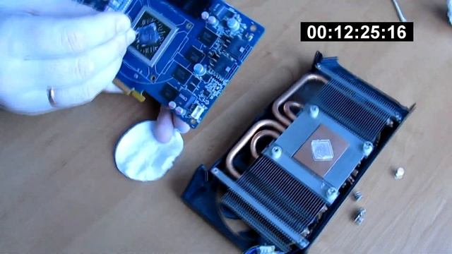 Чистка системного блока от пыли с заменой термоинтерфейса на процессоре и видеокарте смотреть онлайн
