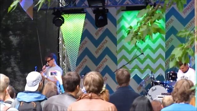 Добрый клоун на Ярмарке Фест