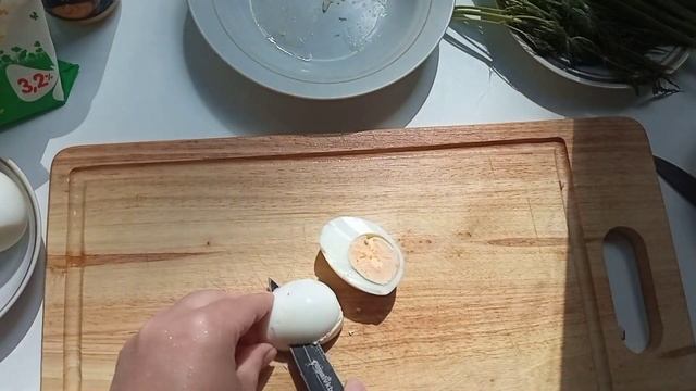 Окрошка на кефире и минералке. Лучший рецепт при похудении. смотреть онлайн