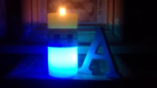 Свеча меняет цвет под действием огня смотреть онлайн