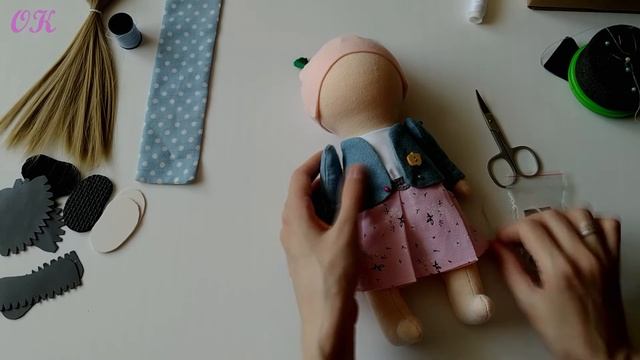 Как сшить интерьерную куклу. Часть 2. Одежда для куклы смотреть онлайн