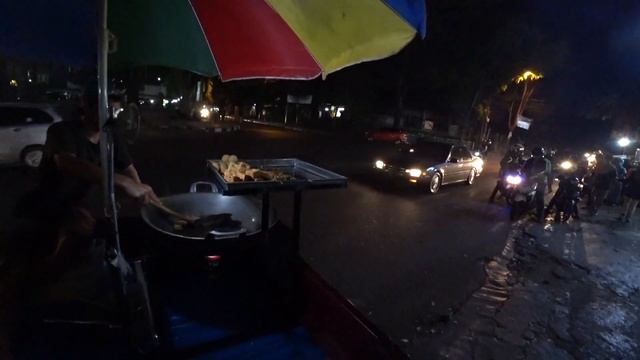 Вечерняя Индонезия, магазины, стрит фуд (остров Ява, Бандунг) смотреть онлайн