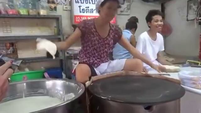 Как пекут блины в Китае! смотреть онлайн