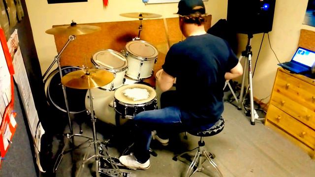 DrumFillSunday 9 :))Fill 4-4-2 with twin pedal смотреть онлайн